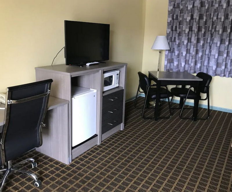 Parkview Motel - From Web Listing (newer photo)